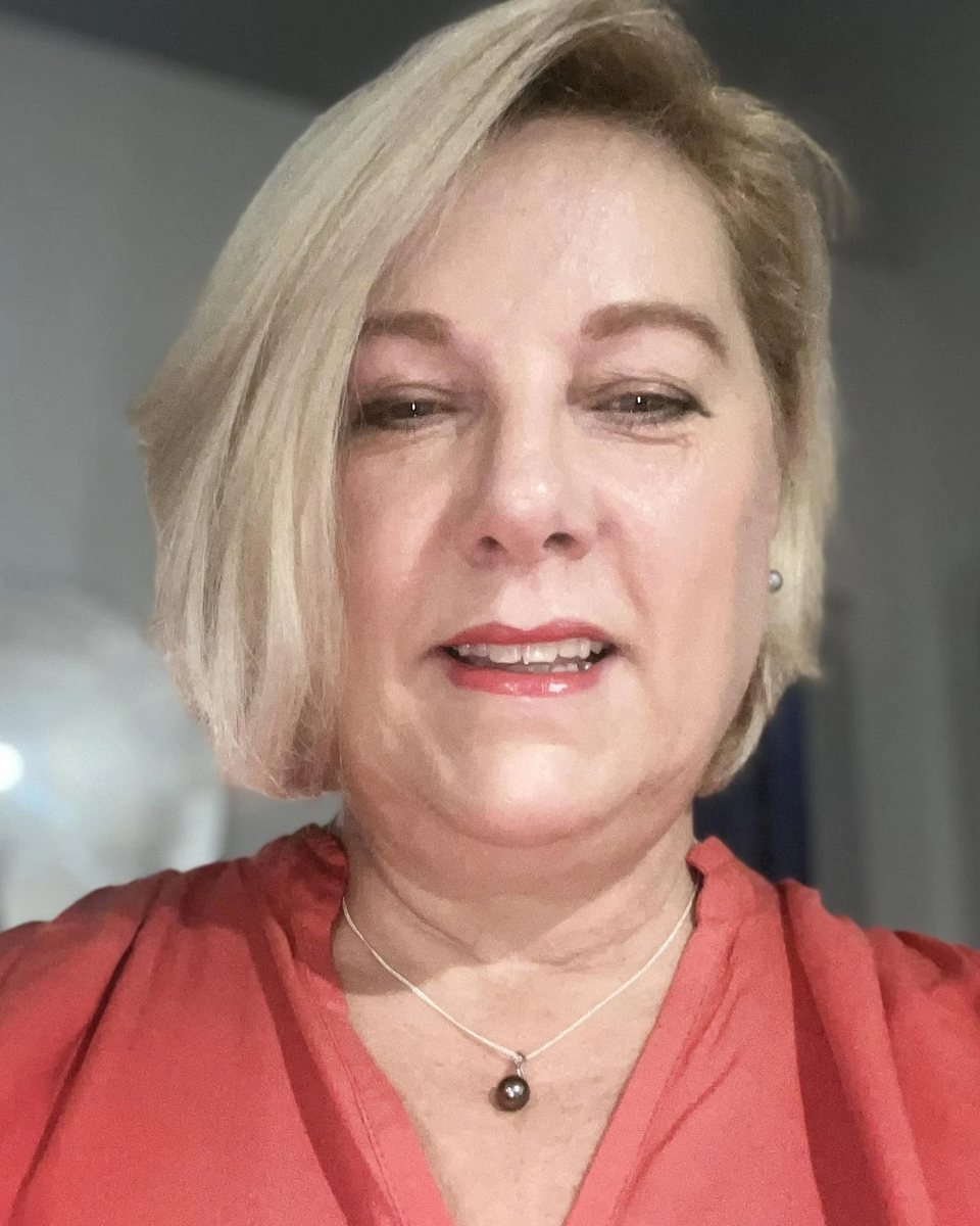 Nicola Jane, funeral celebrant